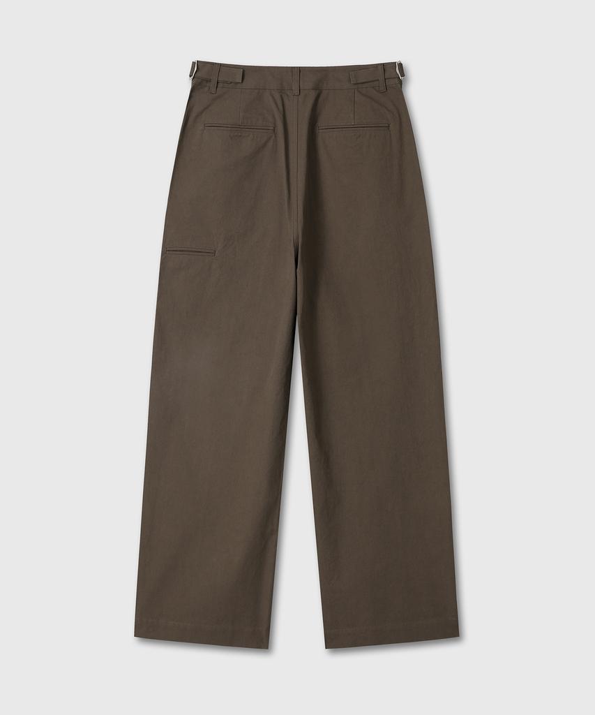Daibeuin Uniform Cotton Chino Pants (Brown)