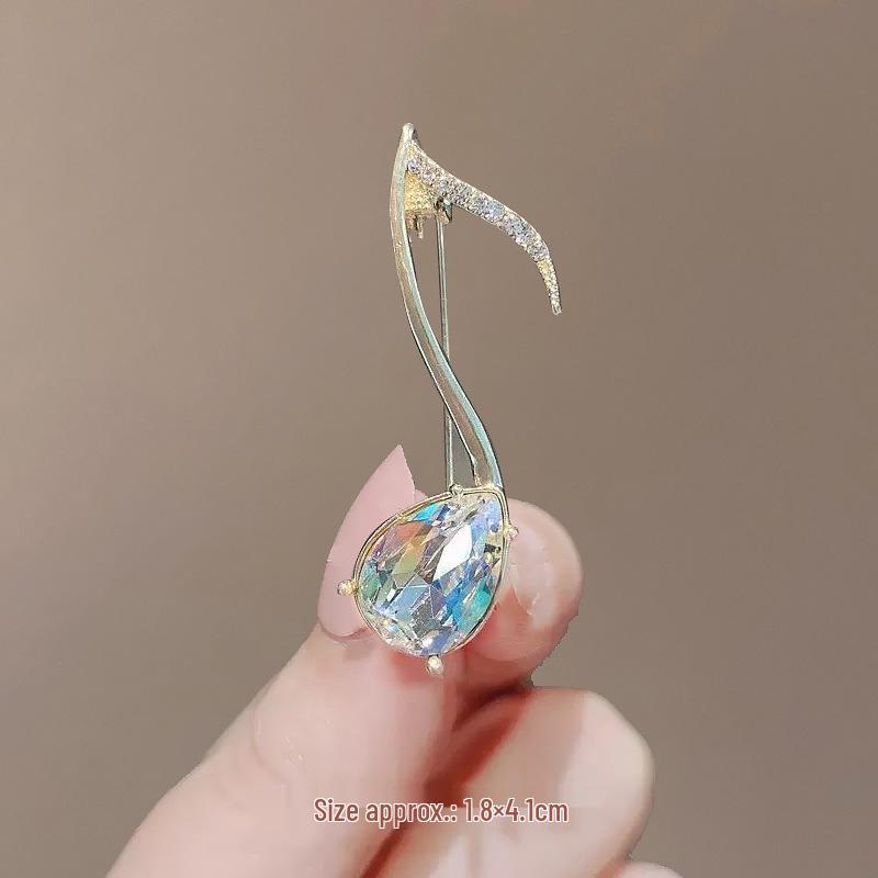 Chic Butterfly Brooch for Women - High-End Fashion Corsage