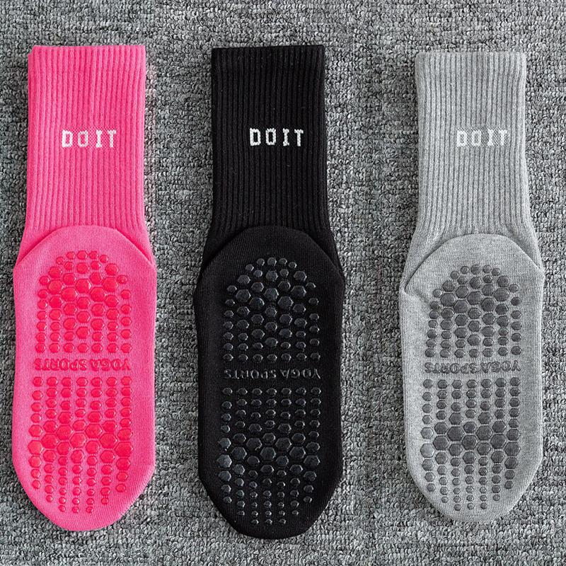 

3Pairs Solid Color Cotton Mid Calf Yoga Socks Women Breathable Mid-calf Anti-slip Sports Pilates Dance Fitness Training Socks EUR 36-42