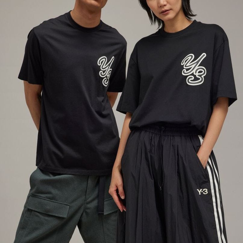 Y-3 Ensfarget T-skjorte med bokstavtrykk, rund hals, korte ermer, unisex topper, svart IT7521