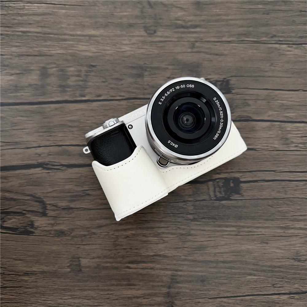 

Получехол из ПУ кожи для камеры Sony A6300 A6400 A6000 A6100 с открывающимся дном белый
