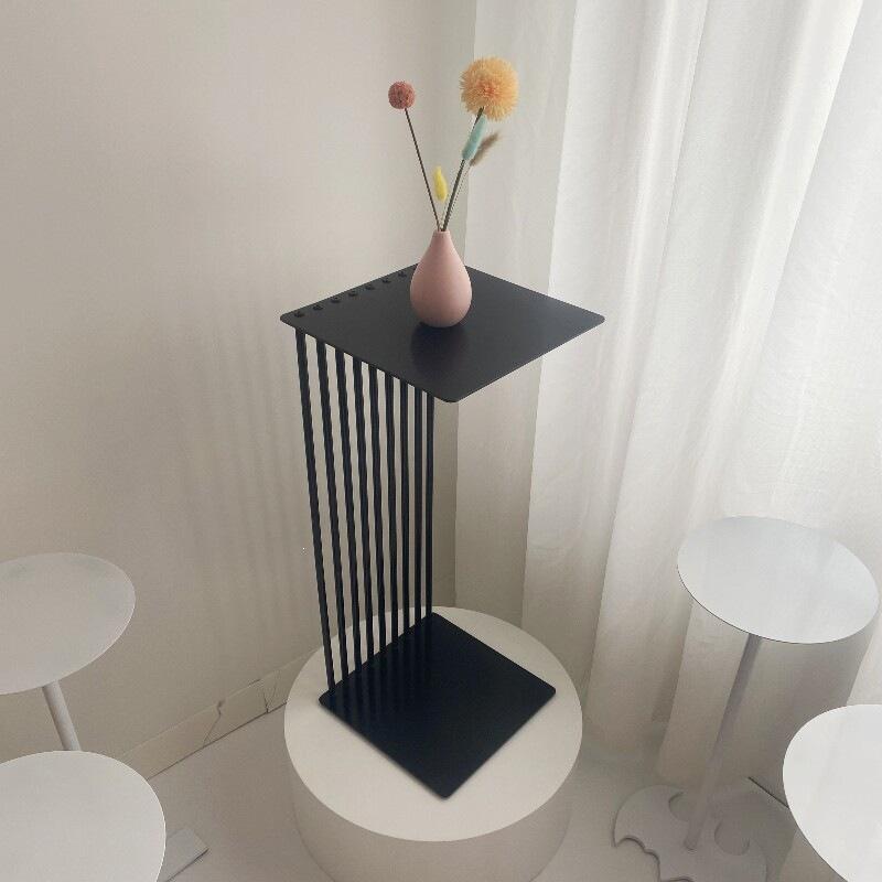 Nordic Light Luxury C-Shaped Side Table, U-Shape Iron Sofa Corner Table, High Simple End Table for Living Room - Space-Saving