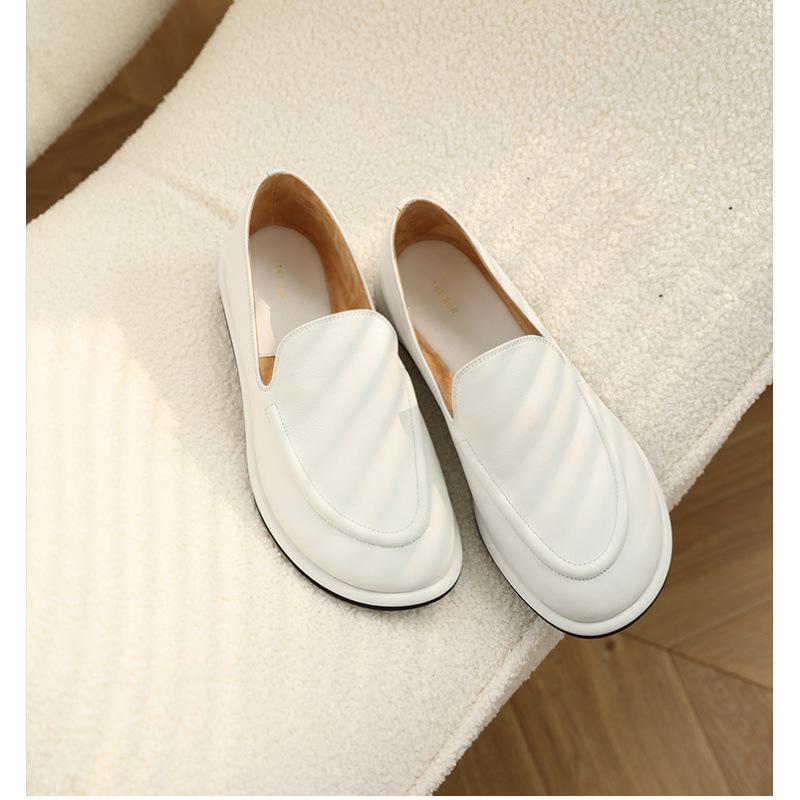 

The new cloud round head wraps the feet and pedals the soft waxy versatile woman 35 білий