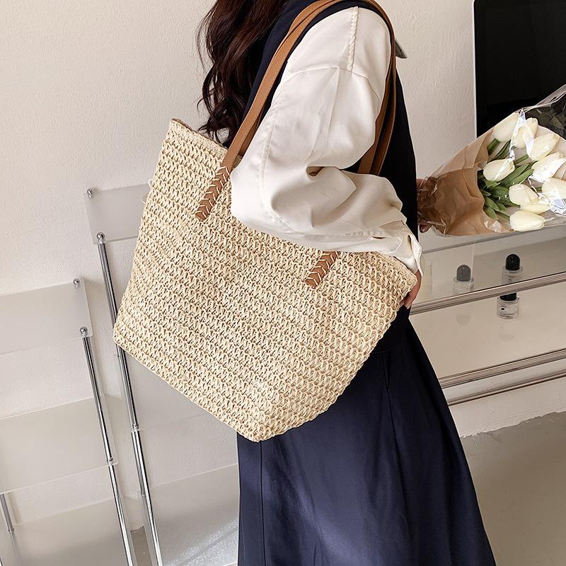 Summer Large-capacity Straw Woven Bag Women's New Commuter Shoulder Bag Seaside Beach Woven Tote Bag