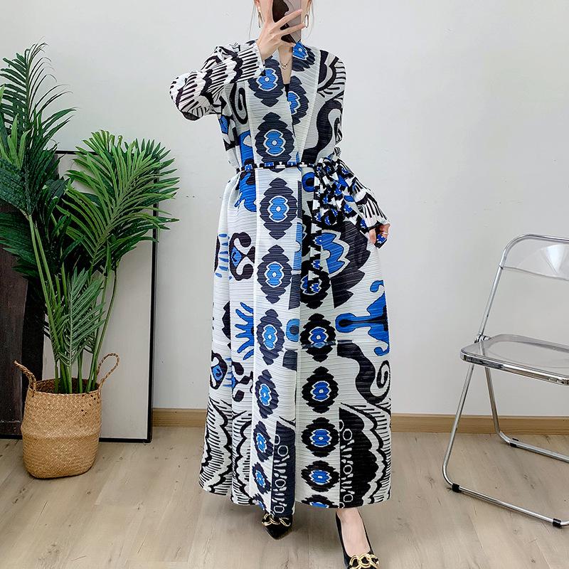 2024 Summer Women's Chic Middle East Pleated Robe Long Sleeve Cape Jacket