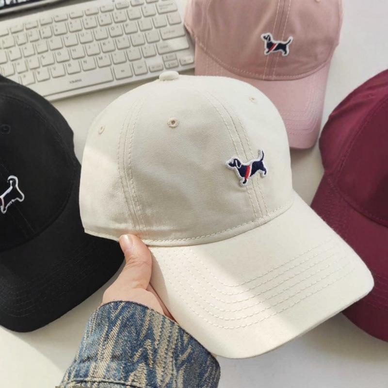 Personalized spring and summer new dachshund dog embroidered baseball cap new big head circumference adjustable cap tide