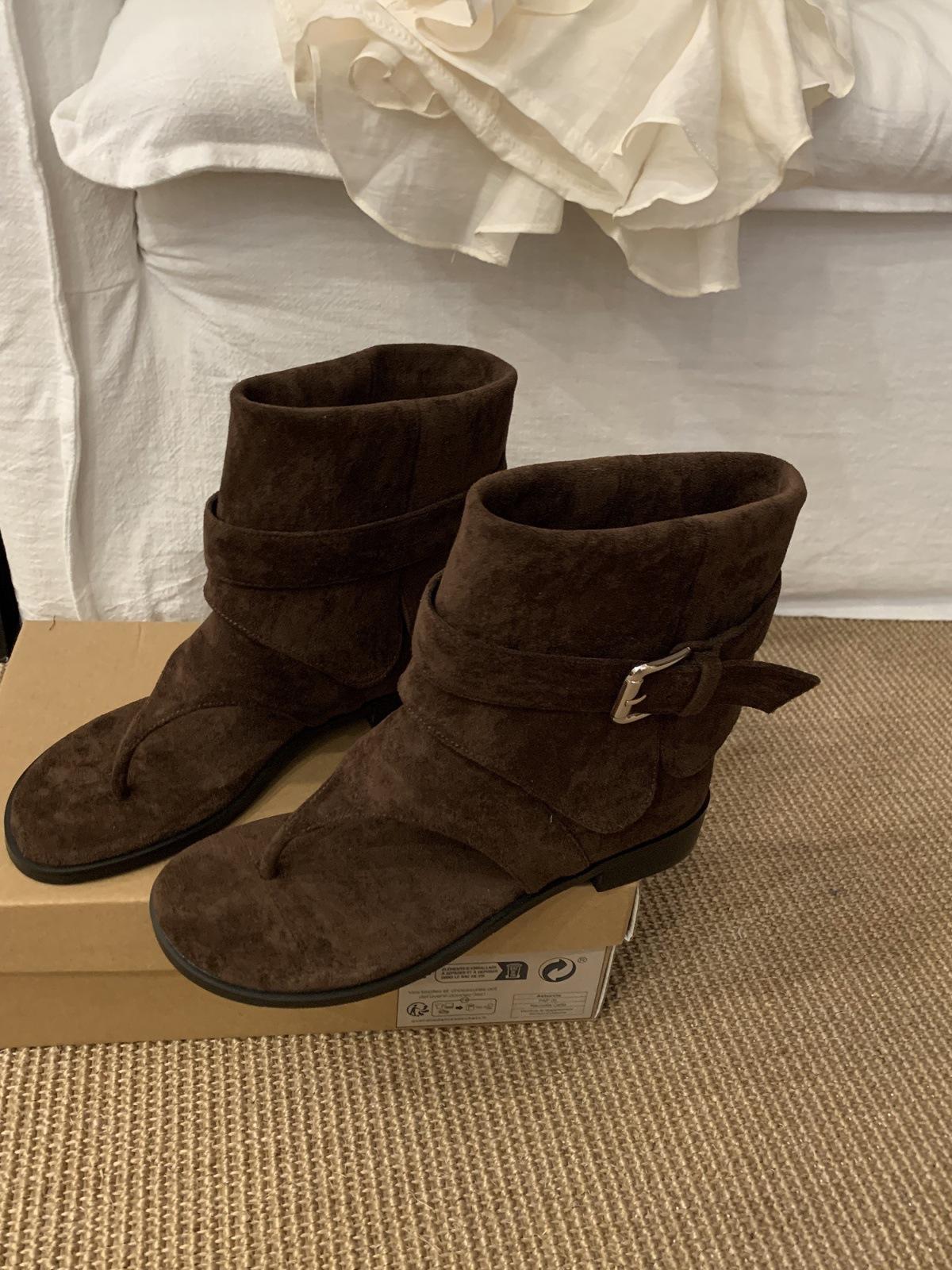 

Грубый каблук хаки носок крутые ботинки короткие ботинки женские ботинки 2025 лето новый ретро с юбкой ковбойские ботинки сандалии 40