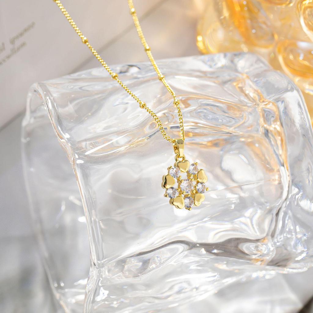 Women's High-End Heart Necklace: Spring/Summer Zircon Collarbone Chain, Light Luxury, Fade-Resistant