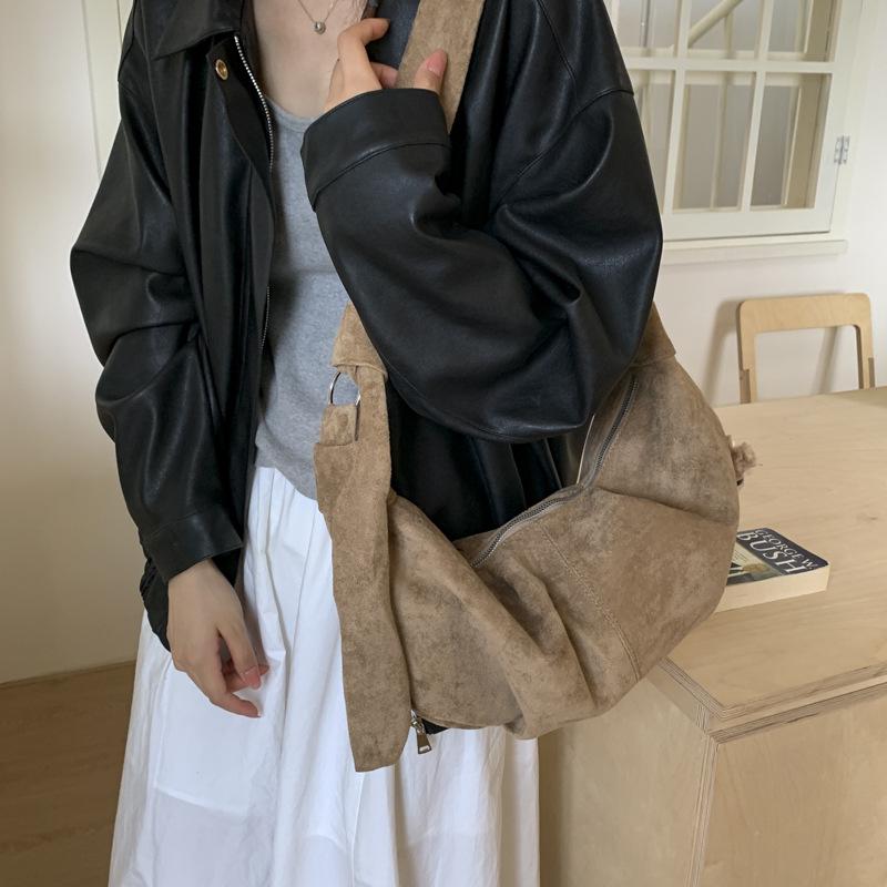 2025 Korean Suede Crescent Dumpling Shoulder Bag – Versatile, Solid Color Casual Crossbody
