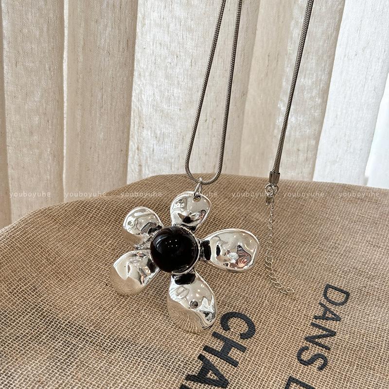 European and American exaggerated silver flower pendant necklace female long style in style personality collarbone chain accessories