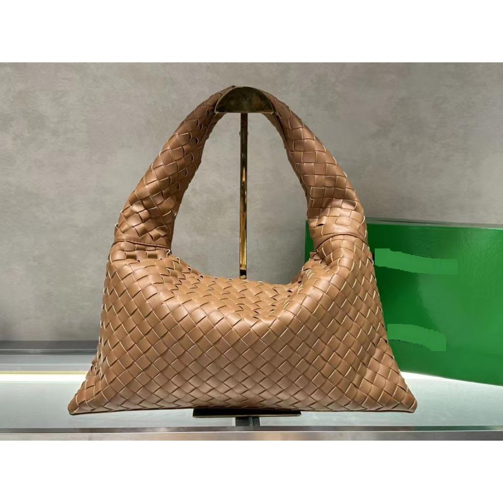 New Direct Batch Weaving Handheld Armbag Bull Horn Bag Crossbody Bag Can Be Used For Both Purposes