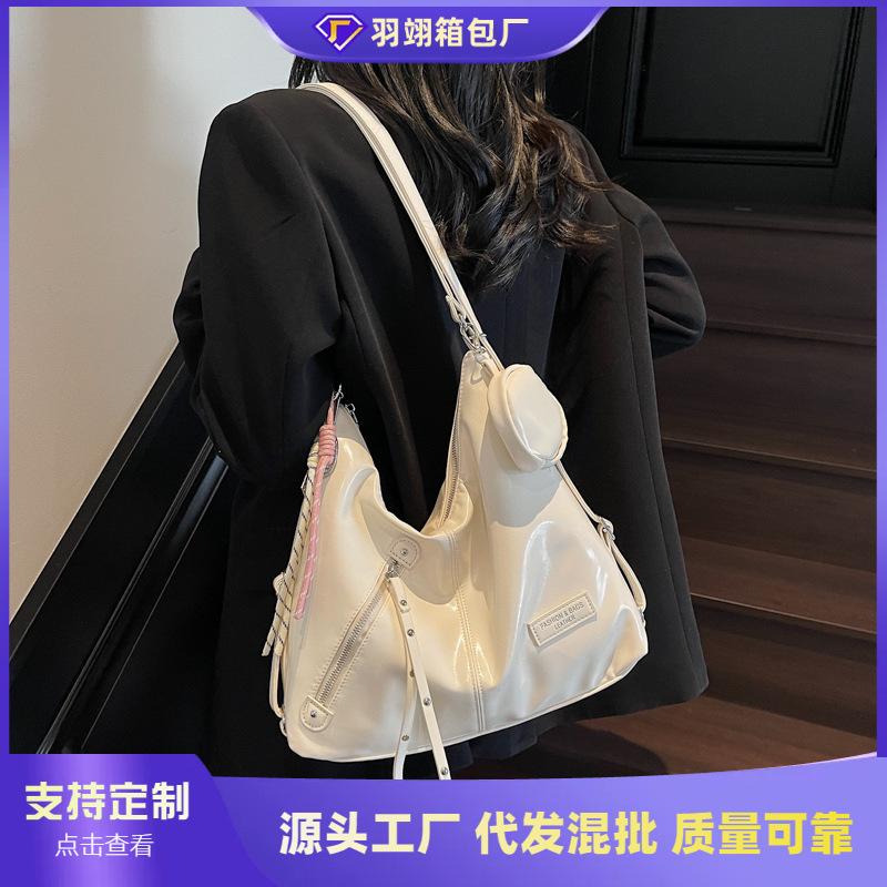 Large Capacity Backpack Women's Spring and Summer Versatile New Casual Shoulder Bag Commuter Tote Bag