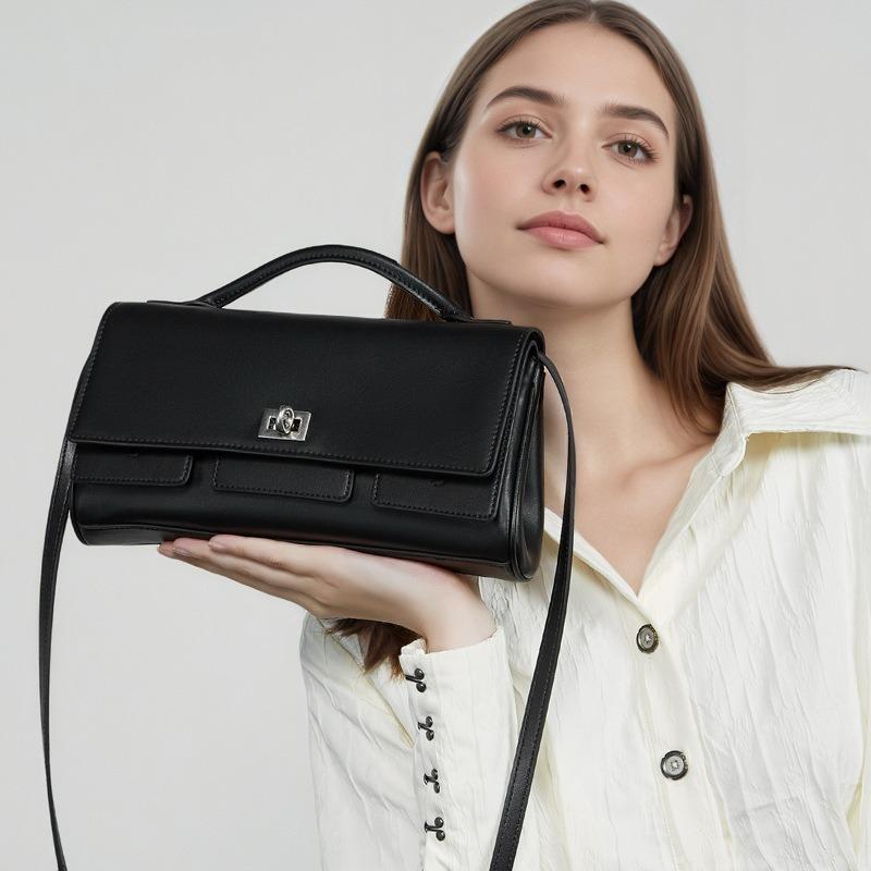 Niche Solid Color Shoulder Bag Women's New Fashionable Messenger Bag Texture Simple Design Handbag