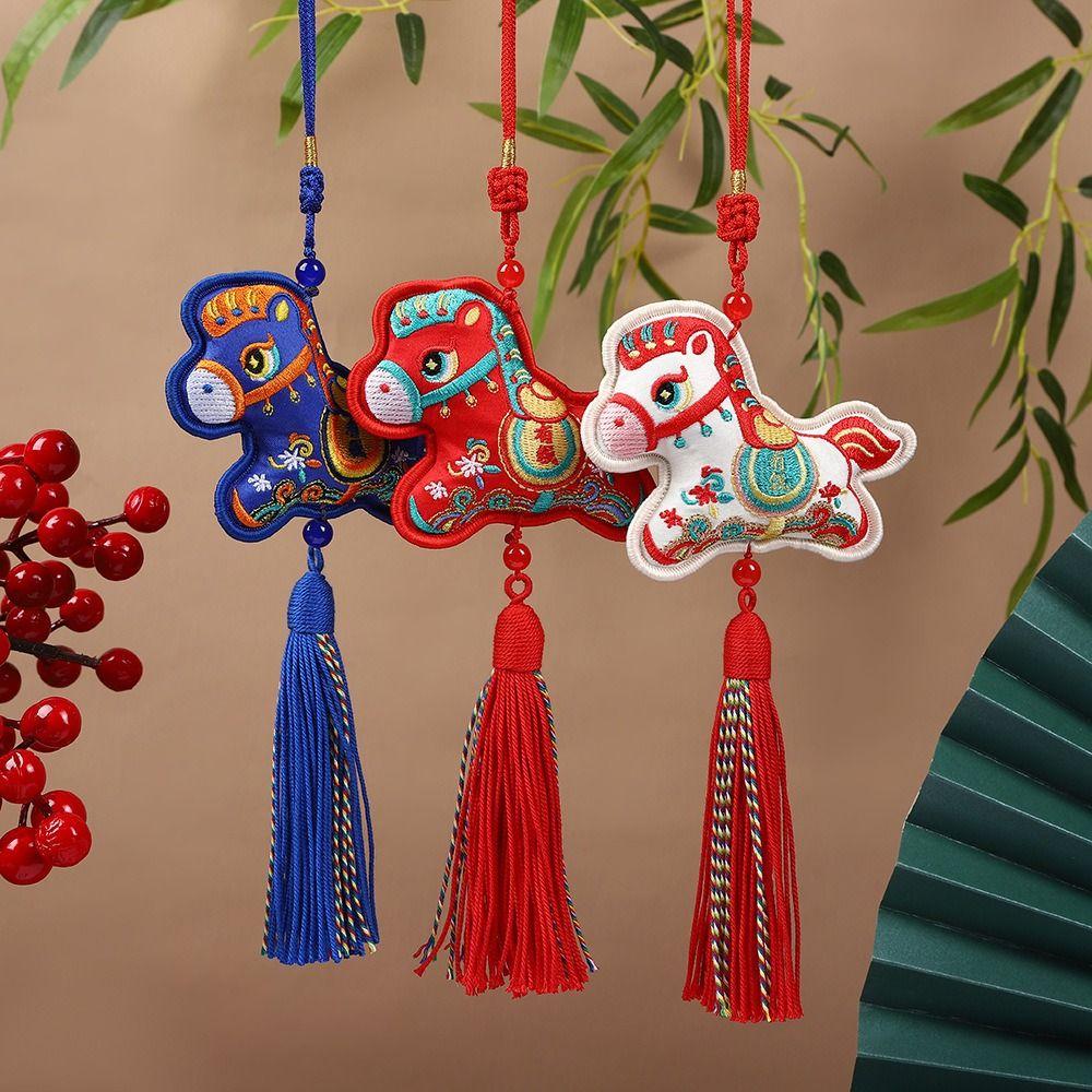 Chinesischer Pony-Anhänger mit Stickerei, Frühlingsfest-Autoschmuck, Nationaler Windstil