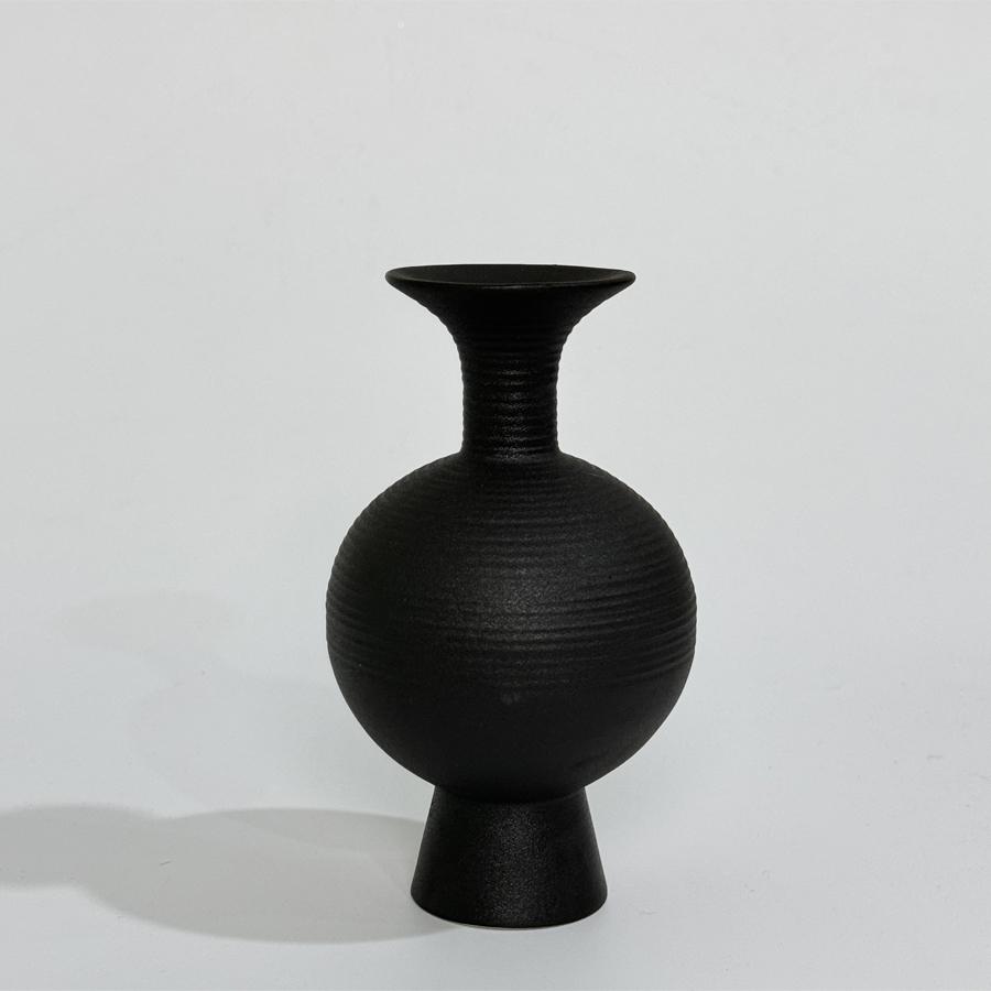 Ceramic Vase, Suitable for Home, Living Room, Dining Table, Farmhouse, Office Decoration, Bedroom, Table, and Kitchen Shelves