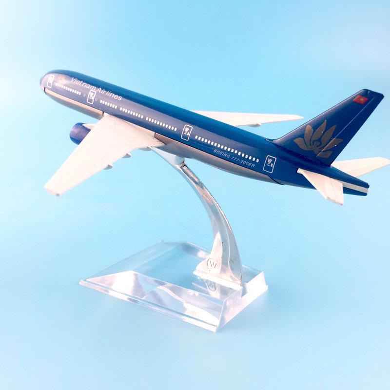 NUOLANDE Metal Alloy Airplane Model 1:400 Airplane Model Plane Models for Adults Brazil TAM Boeing 777