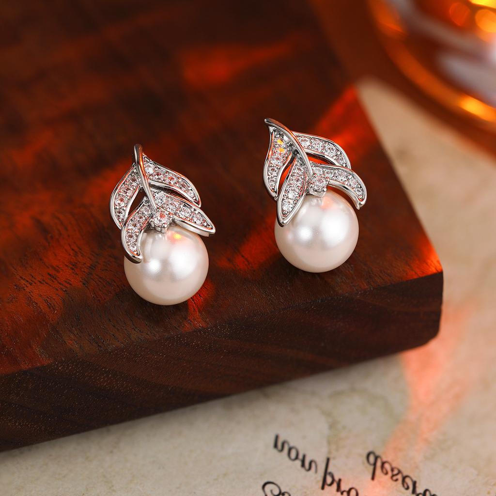 Premium Pearl Stud Earrings S925 Silver Needle Elegant Exquisite Earrings Retro Temperament Versatile Earrings