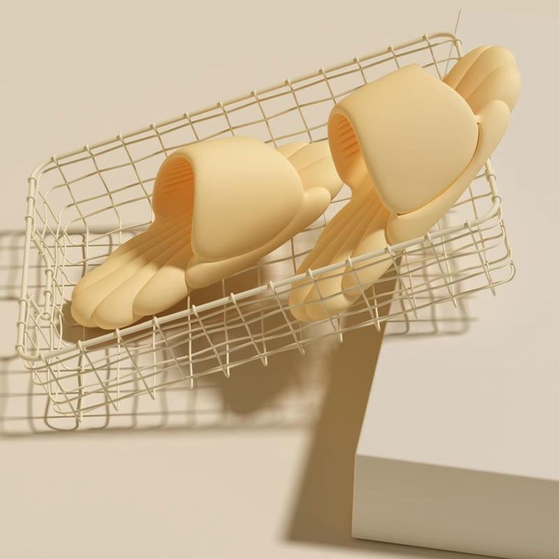 2025 Summer Light Soft Sole Slippers Comfortable Simple Home Non-slip Outdoor Personality Leisure Beach Sandals