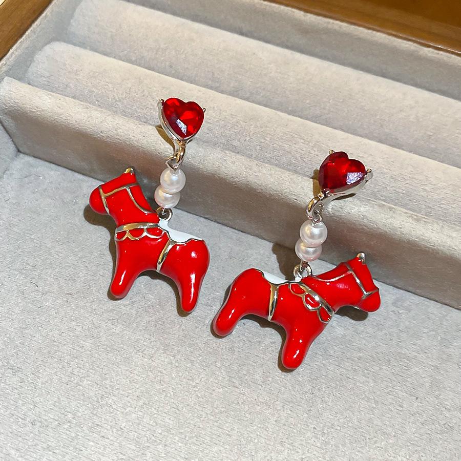 

Funny Red Enamel Rhinestone Imitation Pearl Cartoon Horse Long Dangle Earrings for Women Silver Plated Metal Party Jewelry красный
