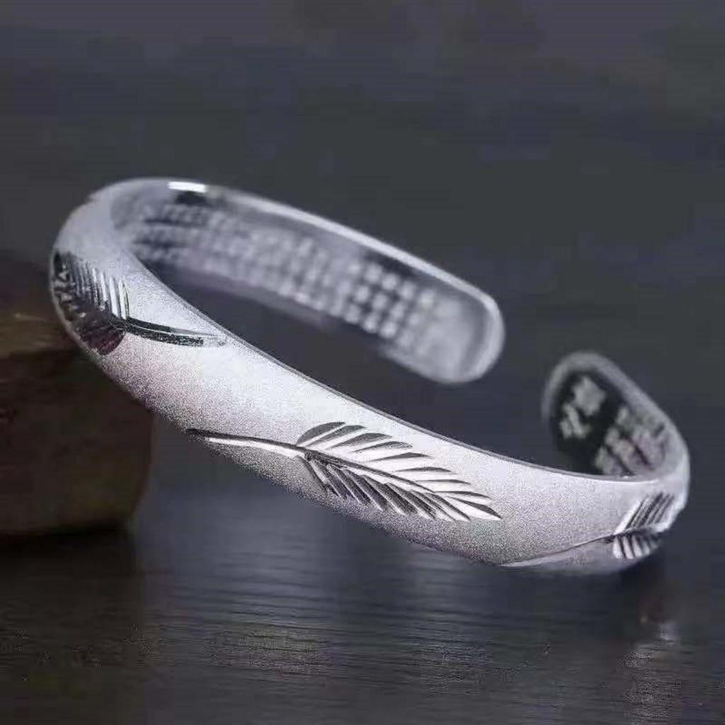 Fashionable Silver Leaf Open Bangle for Students & Best Friends