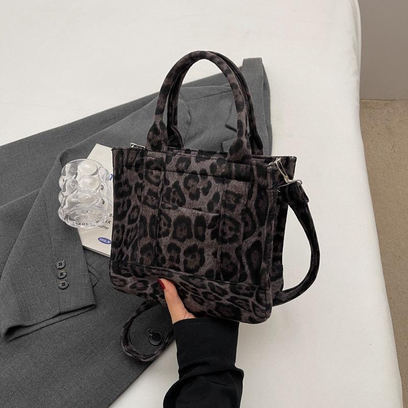 

Ретро шерстяная осенне-зимняя сумочка, модная рабочая сумка для мелочей, маленькая сумка для поездок на работу, сумка для мамы, с сумкой для риса бэнто чёрный