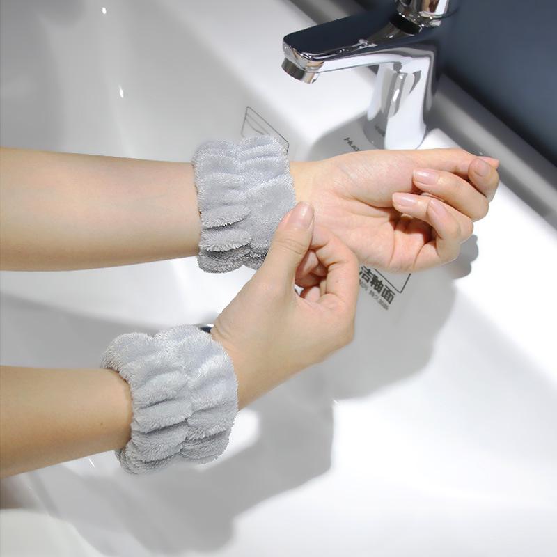 Water-Absorbent Cuff: Face Wash, Toothbrush, Hand Wash - Sweat-Wicking, Moisture-Proof Arm Protector