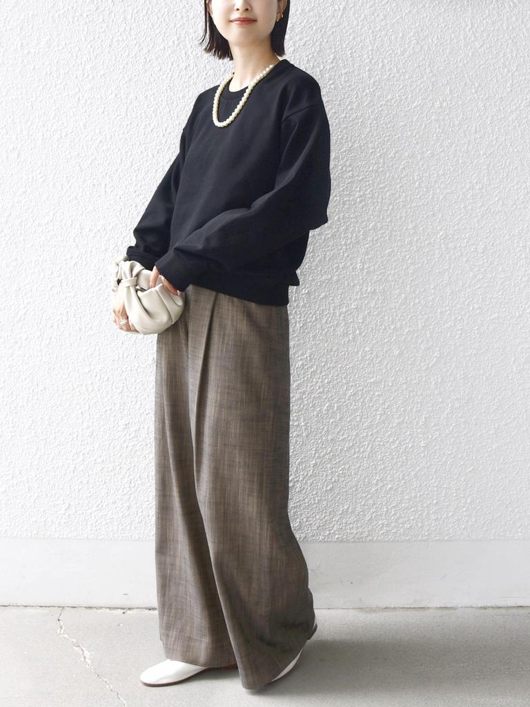 Ships for Women Web Hand Dolman Sweatshirt with Necklace One Size Sweatshirt, Exclusive, Washable, Pearl-Embellished Charm, Women's, Black, 312060156,