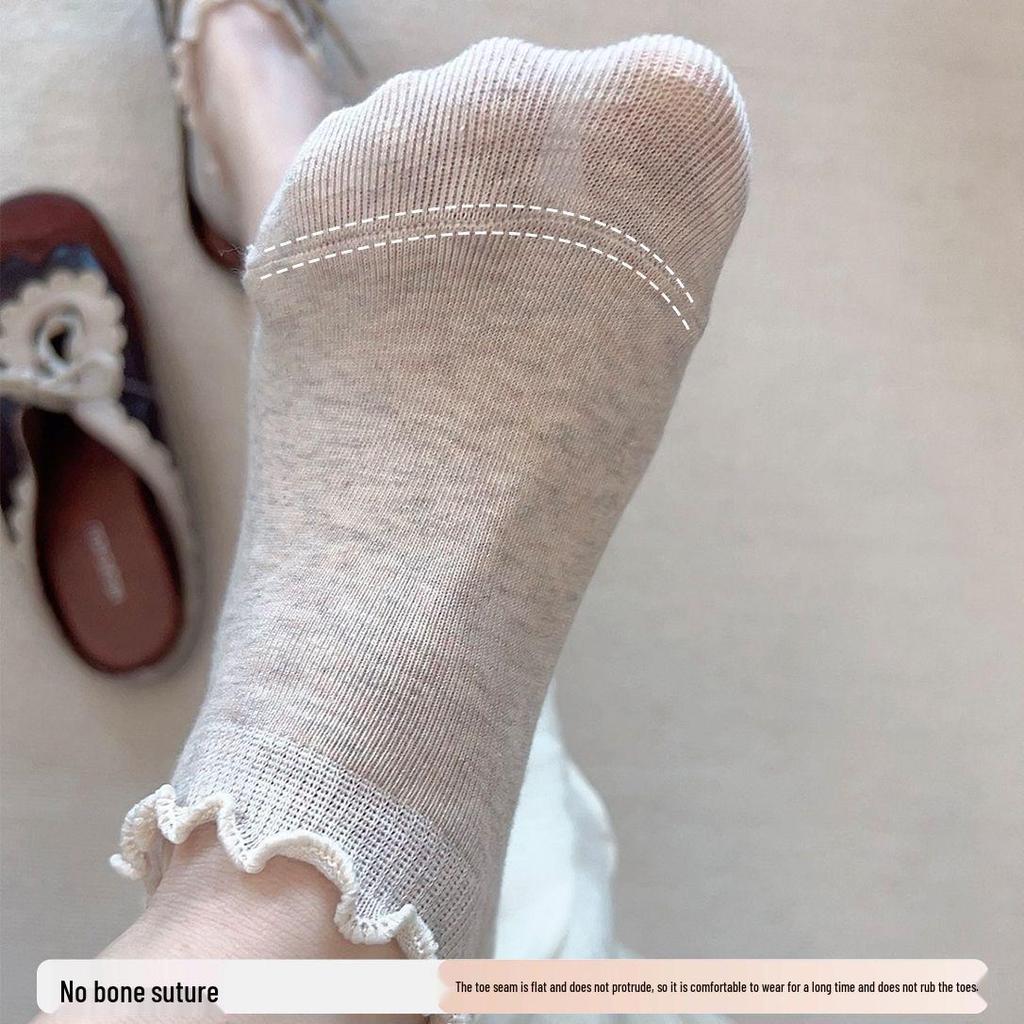 Women's Summer Lace Low-Cut Boat Socks: Thin, Ruffle Edge, Breathable, Sweat-Wicking, Non-Slip Heel.
