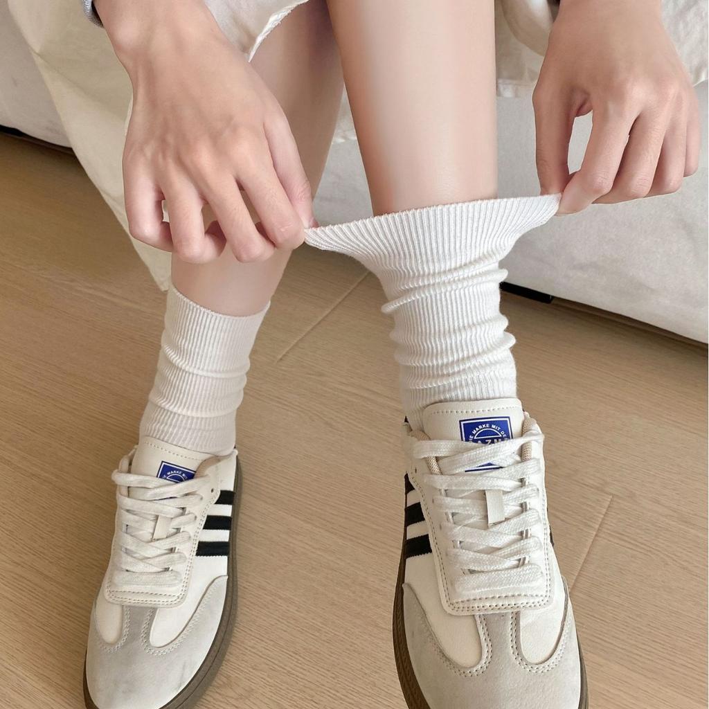 White And Gray Socks, Medium Socks, Spring And Autumn Solid Color Stockings, Draw Strips, Vertical Strips, Stack Socks With Small Leather Shoes