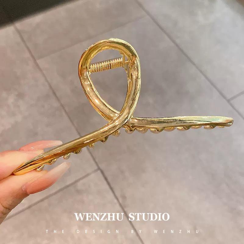 

Премиальная большая металлическая заколка для волос - элегантный дизайн в виде акулы для женщин