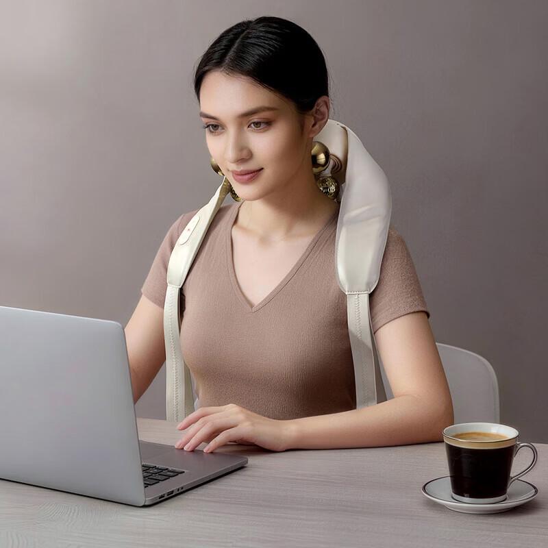 Westinghouse Shoulder and Neck Massager CN plug (adapter included)