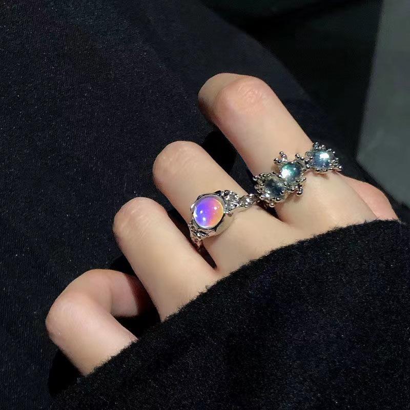 Mangxing Diamond Moonlight Cat's Eye Ring: Women's Unique, Fashionable, Irregular Design Accessory.