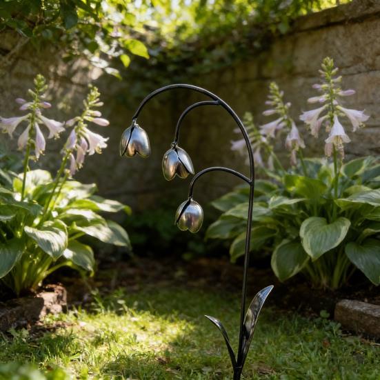 Metall Maiglöckchen Gartendekoration Wetterfestes Außenornament Blumenskulptur für Terrasse Hof Rasen Dekoration