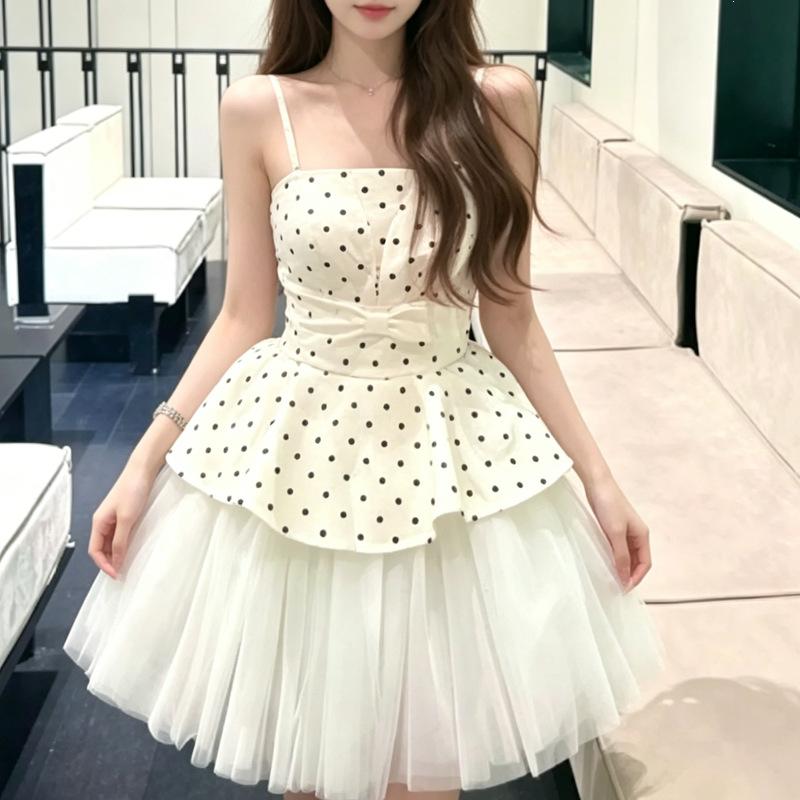French Gentle Wind Huge Good-looking Polka Dot Splicing Mesh Fluffy Suspender Skirt Small Dress 2026 Summer