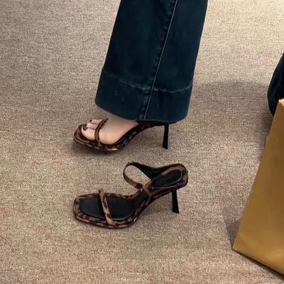 Sapatos de mulher – Sandálias de salto