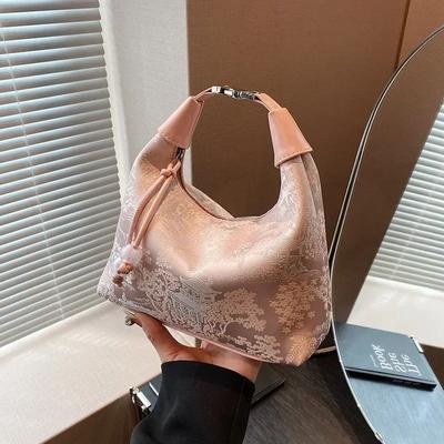 Yeni Çin Tarzı Kadın Çantaları Yeni Moda İşlemeli Köfte Çantaları Büyük Kapasiteli Koltuk Altı Kadın Çantaları