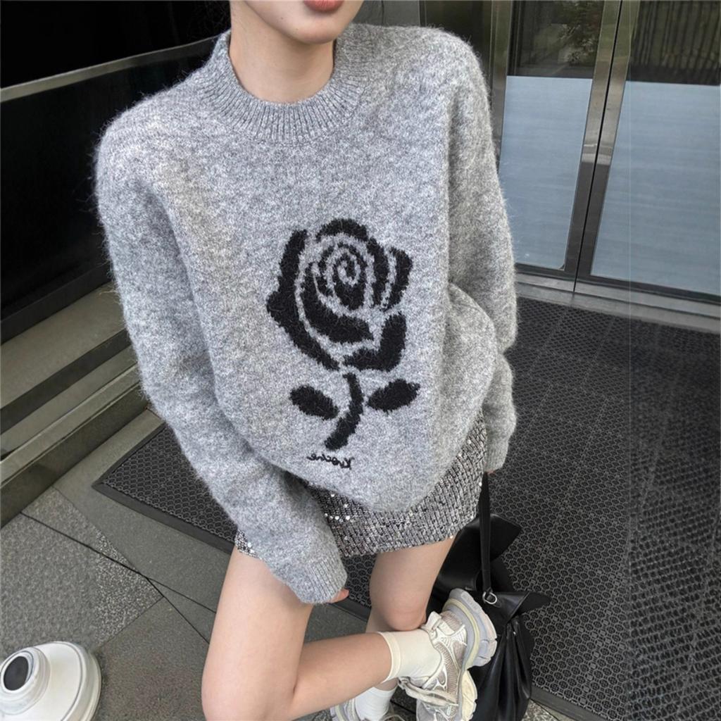 Arctic Velvet, Contrasting Color Rose Jacquard Long-sleeved Gray Crew Neck Knitted Sweater Women's Autumn and Winter Lazy and Loose