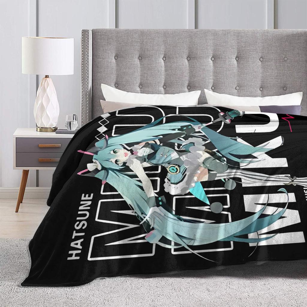 Anime přikrývky Hatsune Miku Fleece Textilní dekorace Multifunkční Super teplá přehozová deka pro domácnost Cestování Prošívaná deka