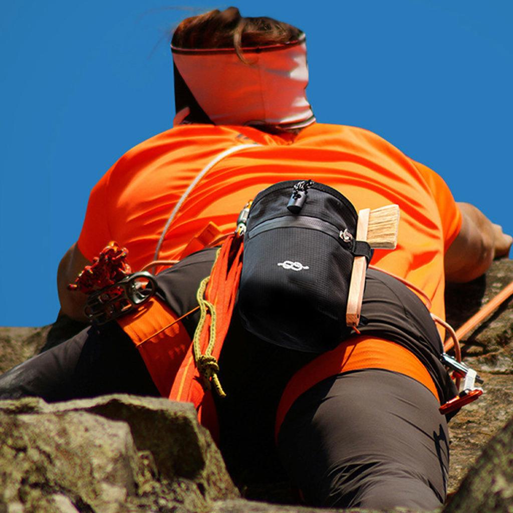 Climbing Chalk Bag Adjustable Waist Bag Strap Zipper Storage Pocket & Brush Holder Rock Climbing & Bouldering Chalk Bag