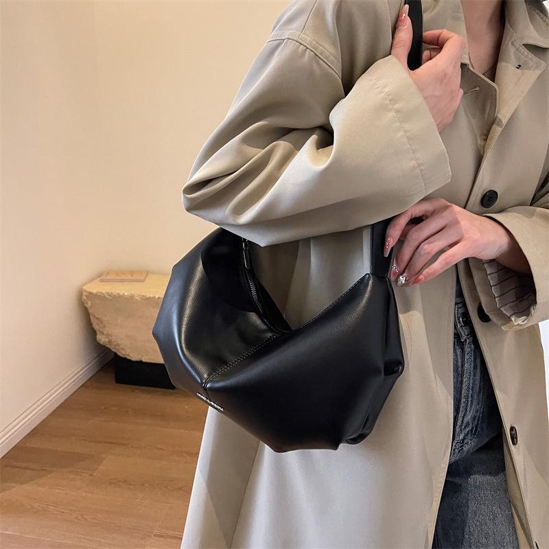 Retro large-capacity bag Commuter women's bag Casual shoulder armpit bag New dumpling bag