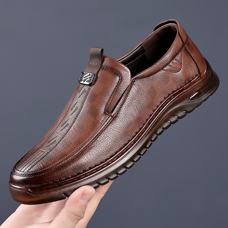 Fashion Retro Leather Slip-on Business Dress Shoes for Men Designer Soft-soled Loafers Male Spring Autumn Light Driving Shoes Man