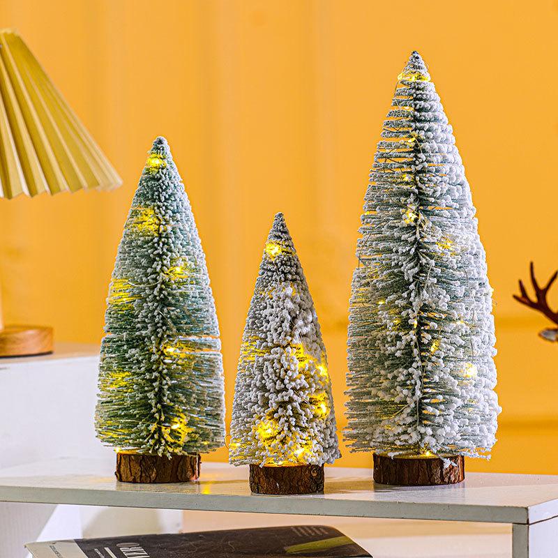 Weihnachtsdekoration Klebrige Mini Schnee Weihnachtsbaum Tischdekoration Strömten Zeder Baum Szene Anordnung Geschenke