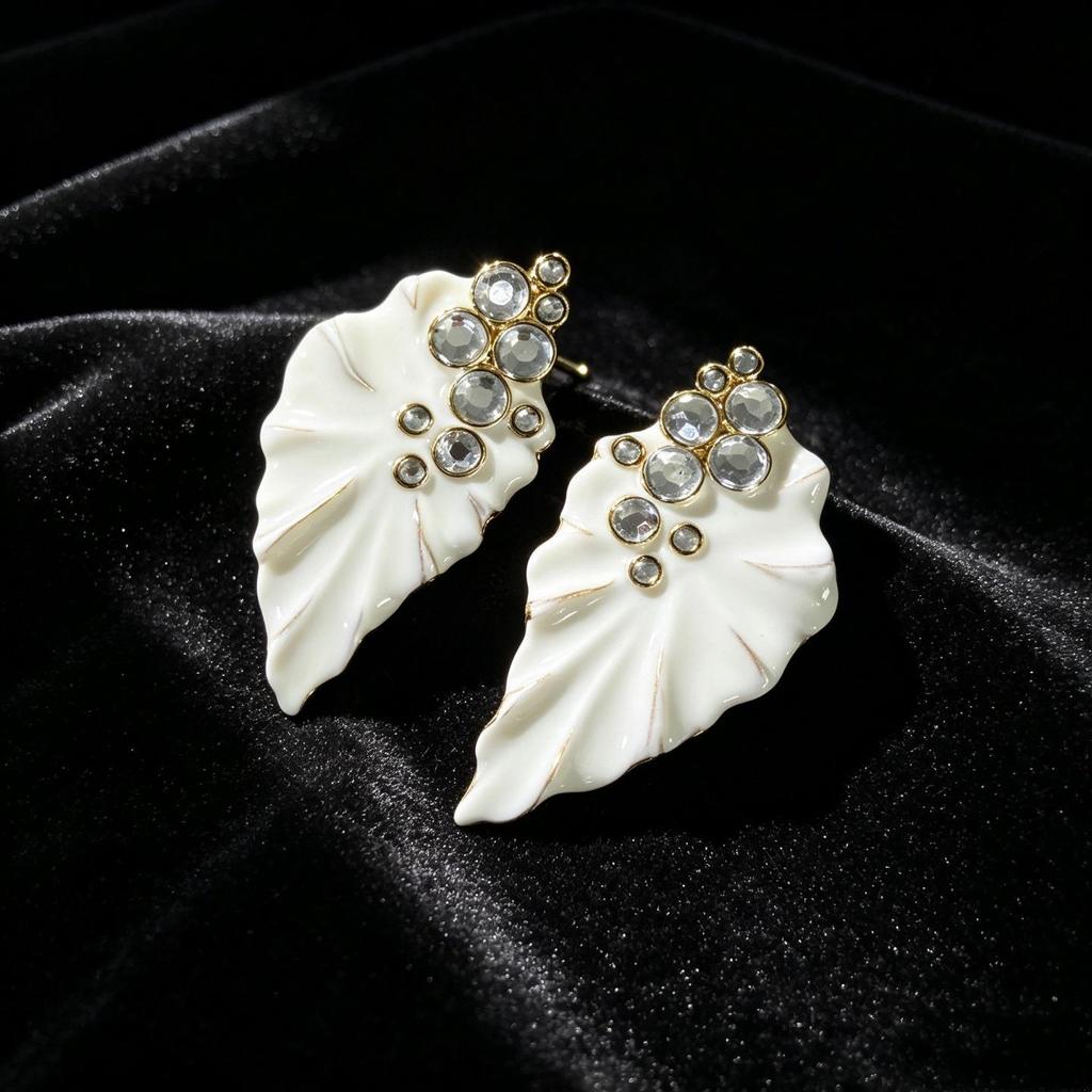 Vintage Black Series Stud Earrings 925 Silver Needle Minimalist High-End Personality Accessories for Women