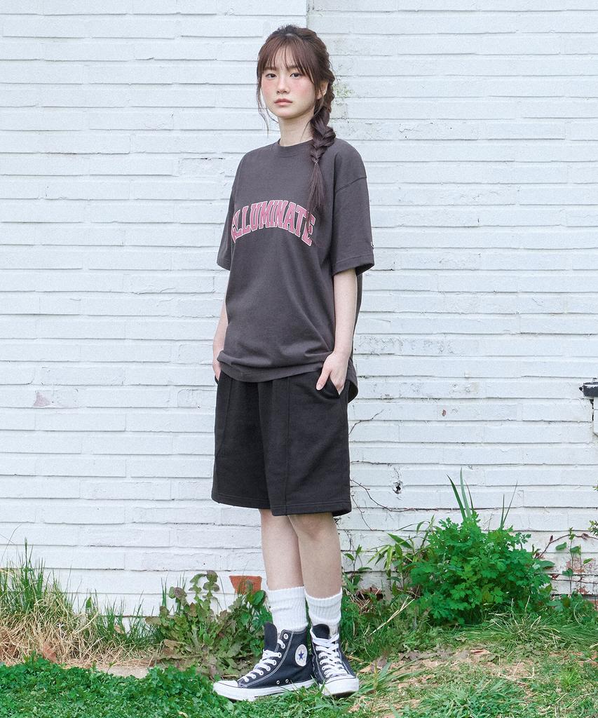FILLUMINATE Two-Tone Arch Logo T-Shirt - Black