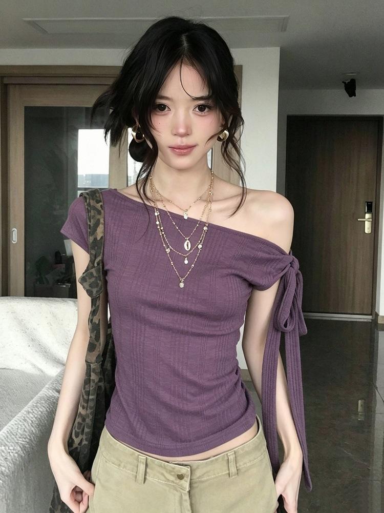 Pure desire wind irregular slanted shoulder short-sleeved T-shirt women s summer new slim and thin design off-the-shoulder purple top S фиолетовый