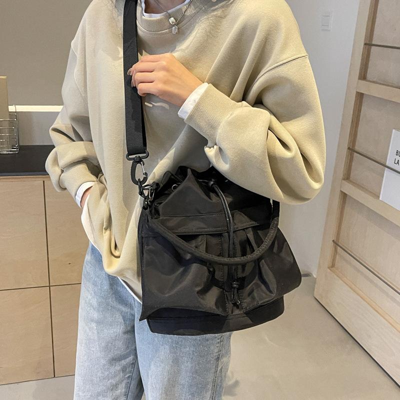 Fashionable Large Capacity Crossbody Shoulder Bags Portable Commuting ToteS Oxford Bucket Bag for Outdoor Travel Bolsa Mujer Sac