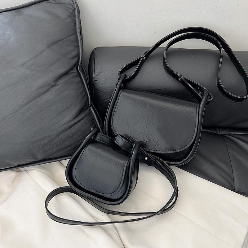 Trendy Texture Small Bag 2024 New Korean Style Women s Bag Street Fashion Saddle Bag Black,S
