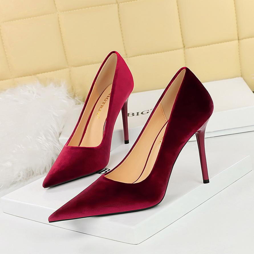 Women's Fashion Thickened Suede Banquet High Heels Shallow Mouth Pointed Single Shoes