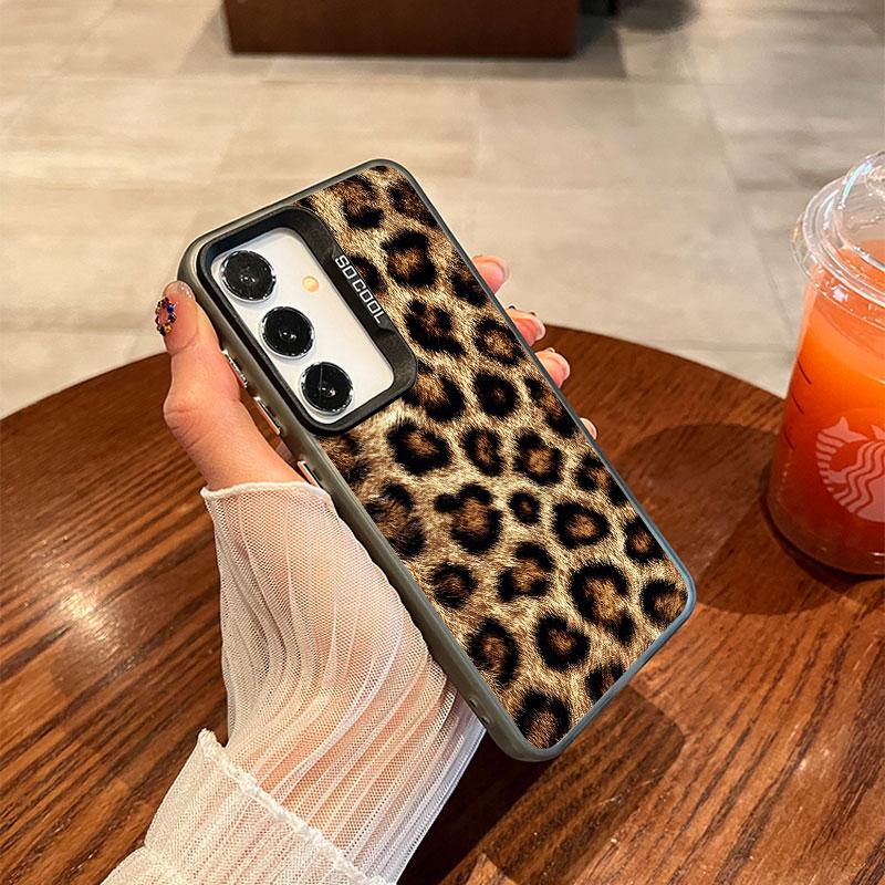 For Samsung Galaxy S24 S23 Ultra Plus FE S25 S22 Ultra Plus S21 FE Laser Phone Case Fashion Brown Leopard Shockproof Back Cover