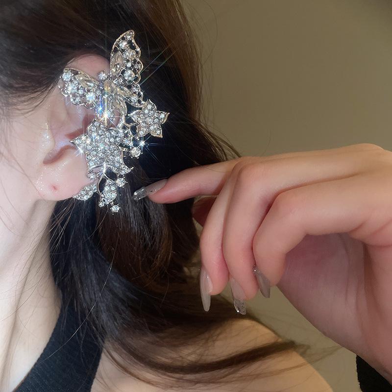 Ear Cuff a Forma di Farfalla con Nappe e Strass - Non Richiede Foratura